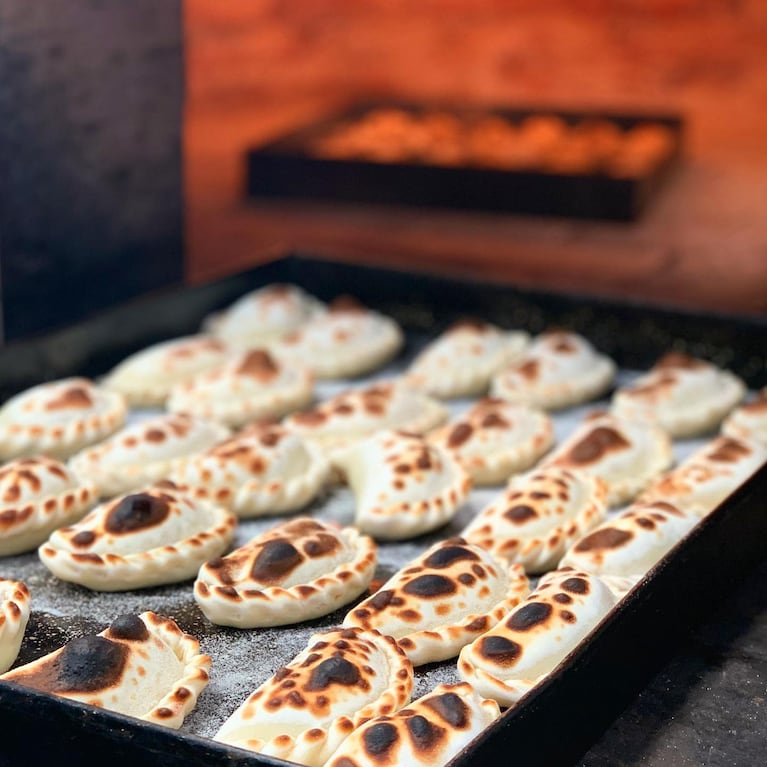 Empanadas de carne cortadas a cuchillo: la receta de Roberto Petersen con el truco del reposo de 24 horas. CRÉDITO: Instagram