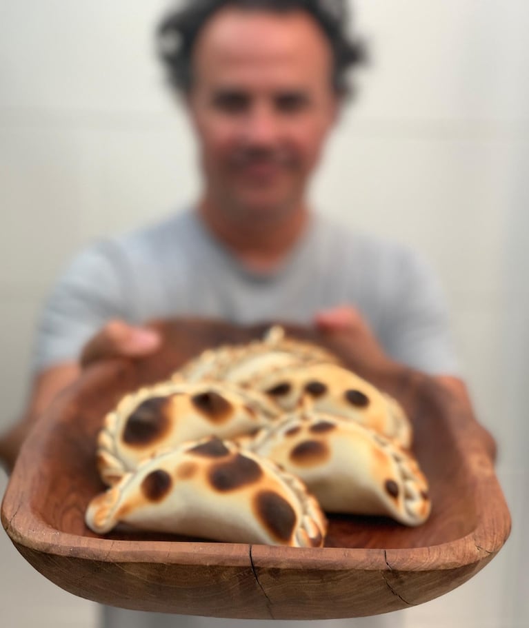 Empanadas de carne cortadas a cuchillo: la receta de Roberto Petersen con el truco del reposo de 24 horas. CRÉDITO: Instagram