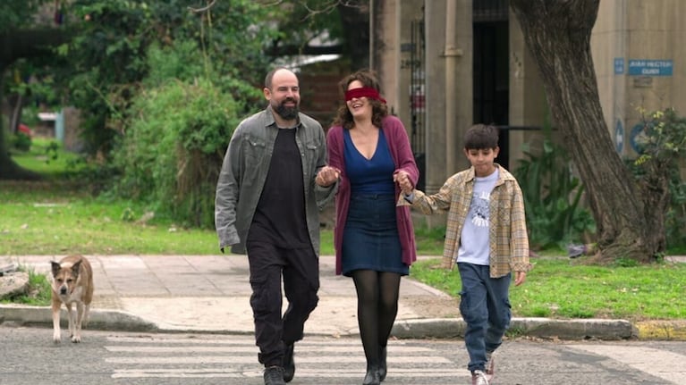 En Corazón delator,  Julieta Díaz interpreta a Valeria, una madre que queda viuda.