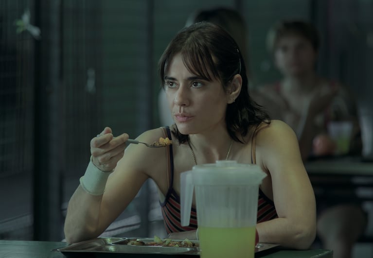 En El Barro S2. Carolina Ramírez as Yael in En El Barro S2. Cr. Consuelo Oppizzi / Netflix ©2026