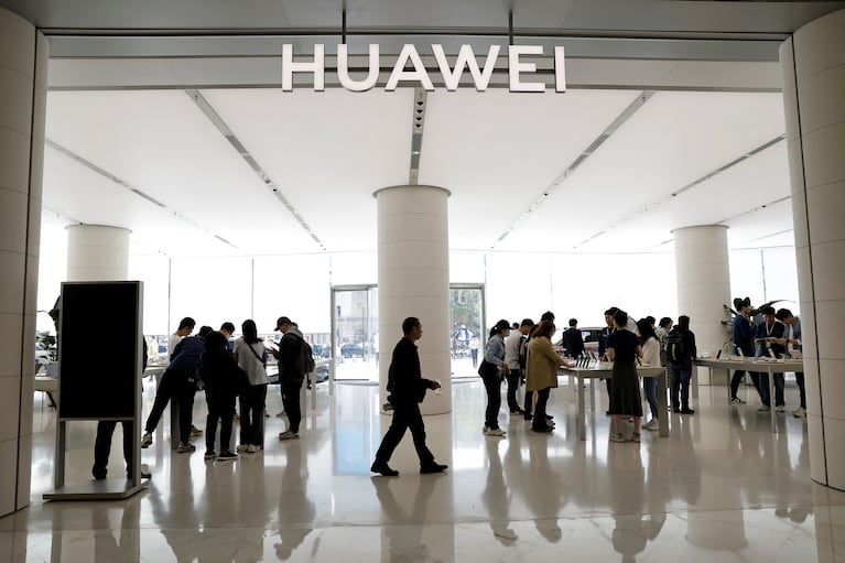 En el marco de la campaña ‘Ultra Delgado, Ultra Selfie’, Huawei ha lanzado al mercado la serie Nova 12, compuesta por los modelos Nova 12s, Nova 12 SE y Nova 12i.
