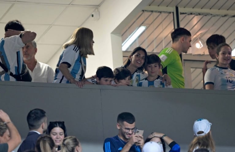 En fotos, Antonela Roccuzzo en la fiesta de los campeones del mundo con Thiago, Mateo y Ciro Messi 