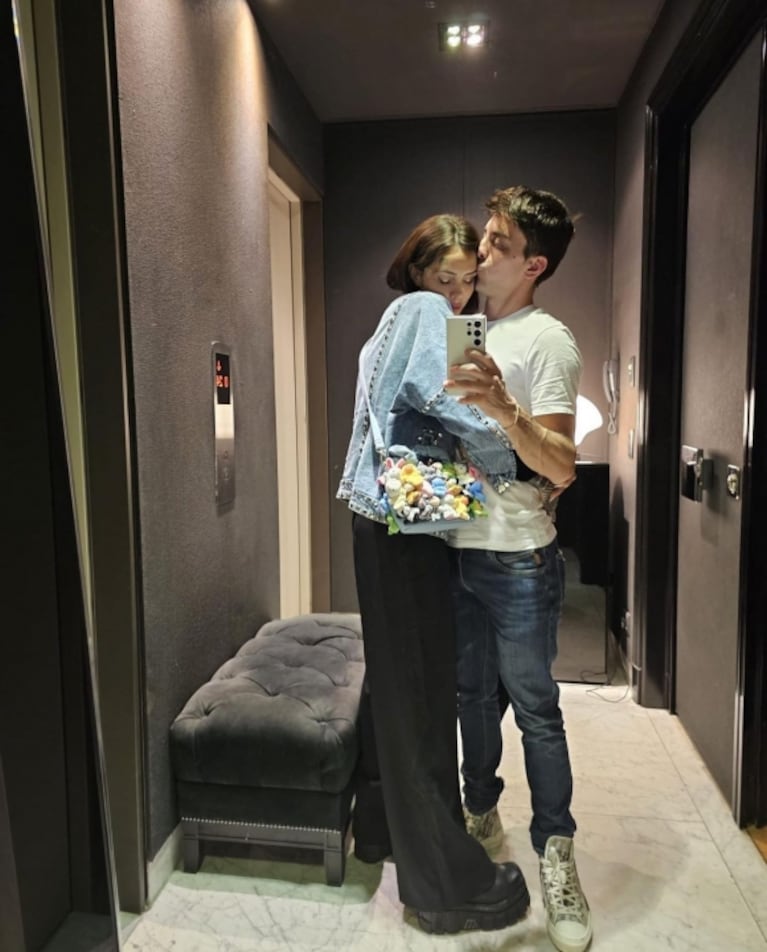 En fotos: Cande Tinelli, Santiago Urrutia y el álbum de su romántico viaje a Uruguay