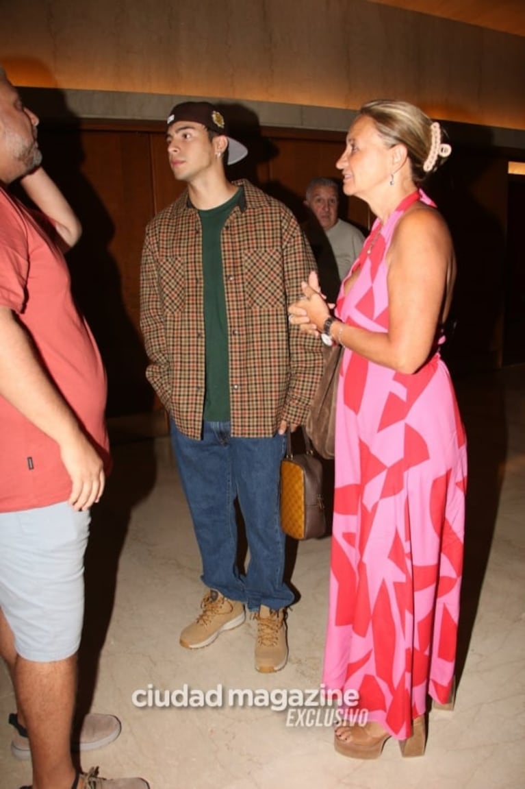 En fotos: China Suárez y Rusherking fueron a ver Casados con hijos