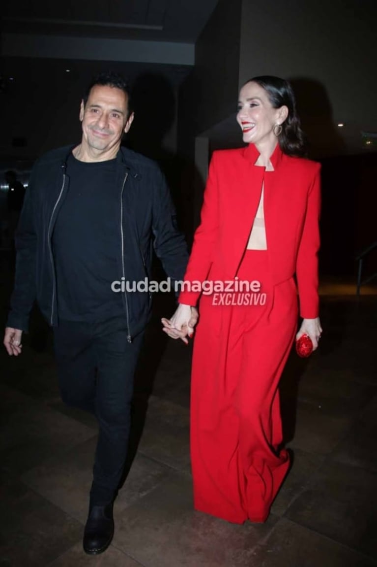 En fotos, el look de Natalia Oreiro en el estreno de Casi muerta, acompañada por Ricardo Mollo y Facundo Arana