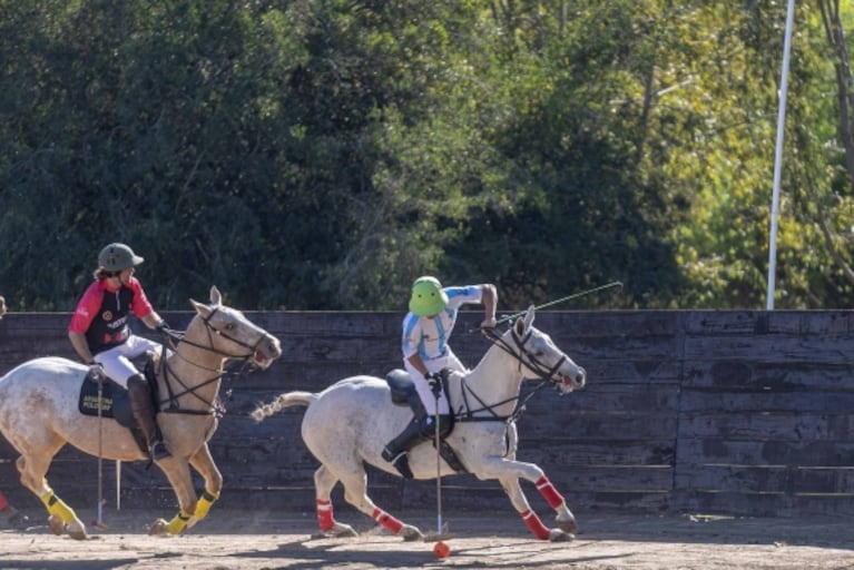 En fotos, Jakob Von Plessen y Bautista Bello enfrentados en el polo