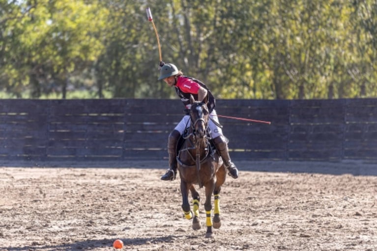 En fotos, Jakob Von Plessen y Bautista Bello enfrentados en el polo