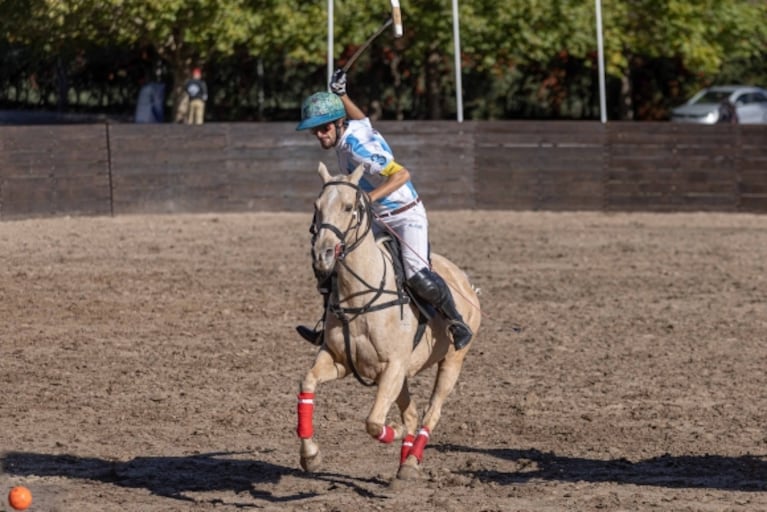 En fotos, Jakob Von Plessen y Bautista Bello enfrentados en el polo