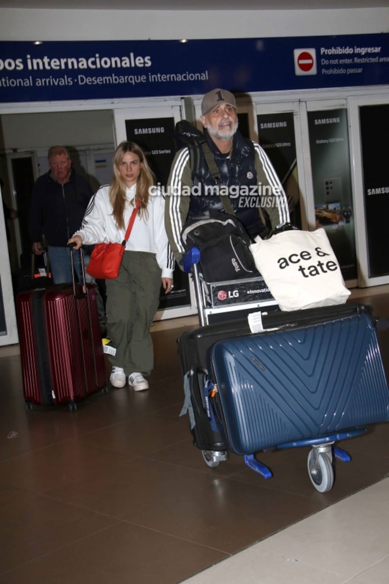 En fotos: Jorge Rial regresó de España con su novia y su hija Rocío los fue a buscar