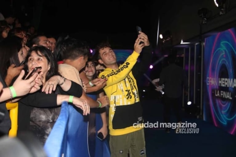 En fotos, la final de Gran Hermano: del audaz look de Coti a las transparencias de Daniela y las selfies de Agustín