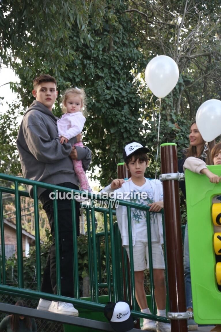 En fotos, la inauguración de la plaza en homenaje a Blanca, la hija de Pampita y Benjamín Vicuña