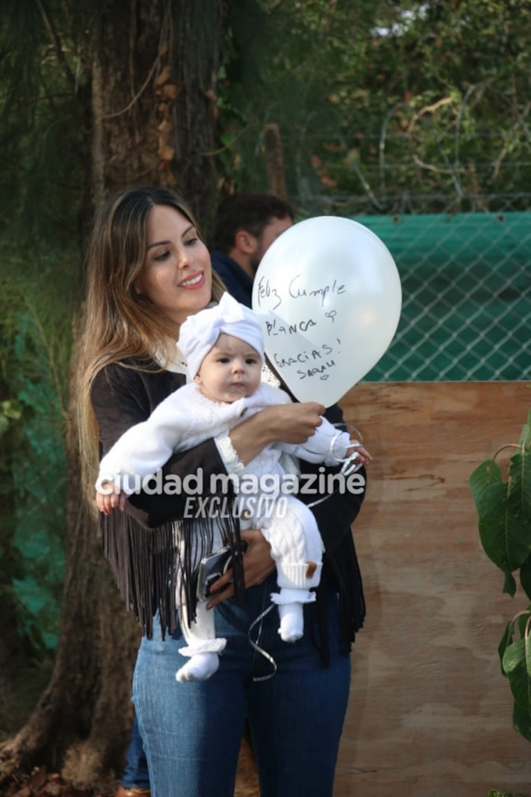 En fotos, la inauguración de la plaza en homenaje a Blanca, la hija de Pampita y Benjamín Vicuña