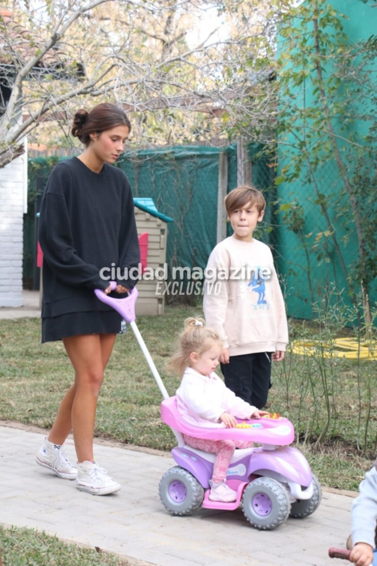 En fotos, la inauguración de la plaza en homenaje a Blanca, la hija de Pampita y Benjamín Vicuña