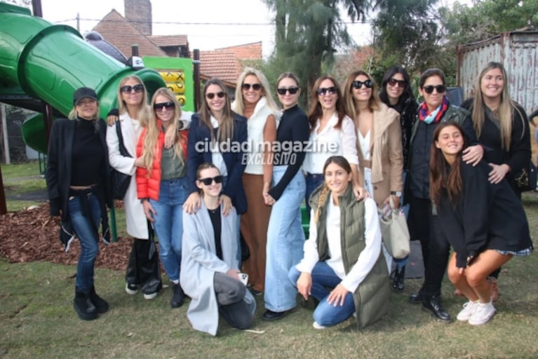 En fotos, la inauguración de la plaza en homenaje a Blanca, la hija de Pampita y Benjamín Vicuña