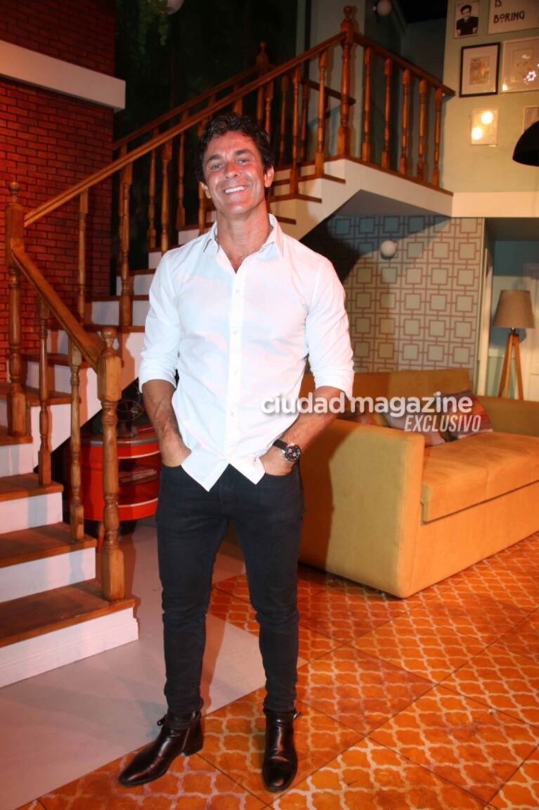 En fotos: Mariano Martínez reunió a sus exparejas en el estreno de Tom, Dick y Harry que dirige Nicolás Cabré