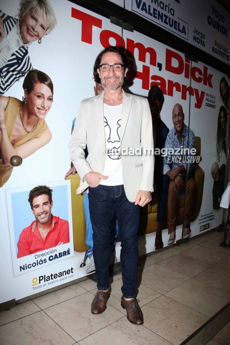 En fotos: Mariano Martínez reunió a sus exparejas en el estreno de Tom, Dick y Harry que dirige Nicolás Cabré