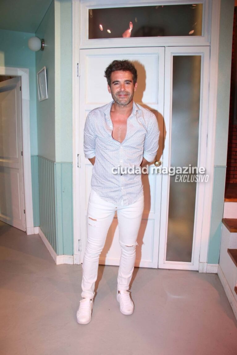 En fotos: Mariano Martínez reunió a sus exparejas en el estreno de Tom, Dick y Harry que dirige Nicolás Cabré