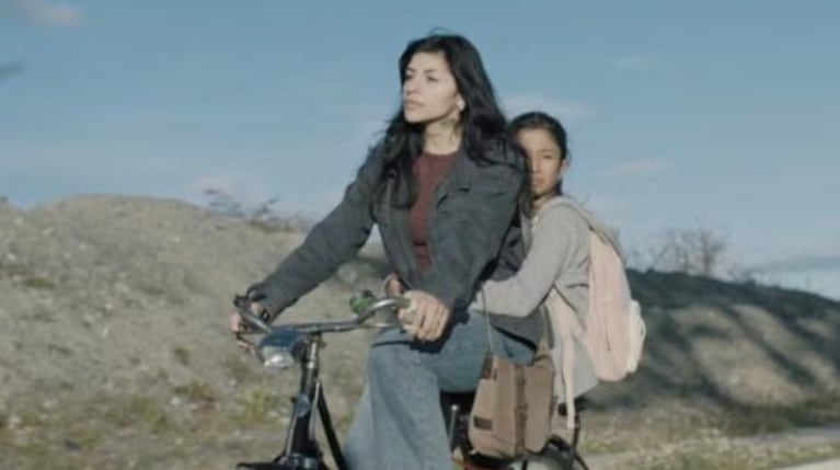 En la película Risa, Cazzu se mostrará en un rol al que no está acostumbrada.