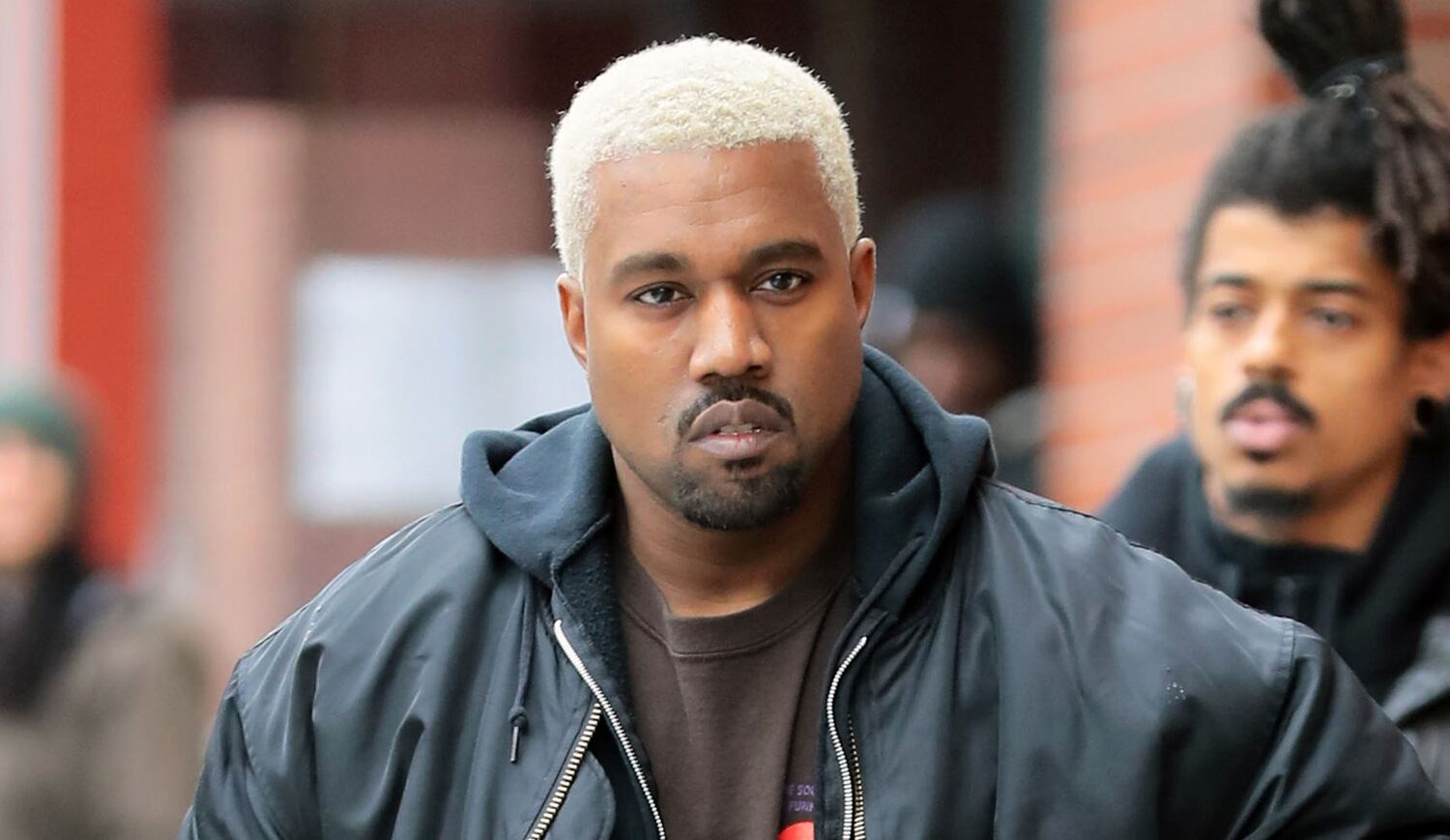 ¿En qué objetos valiosos invierte su fortuna Kanye West?
