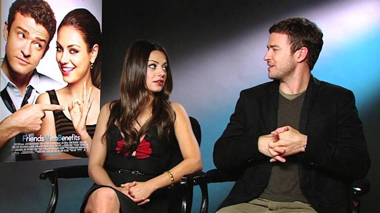 ¡En ruso! Mila Kunis defendió a Justin Timberlake de las preguntas de una periodista