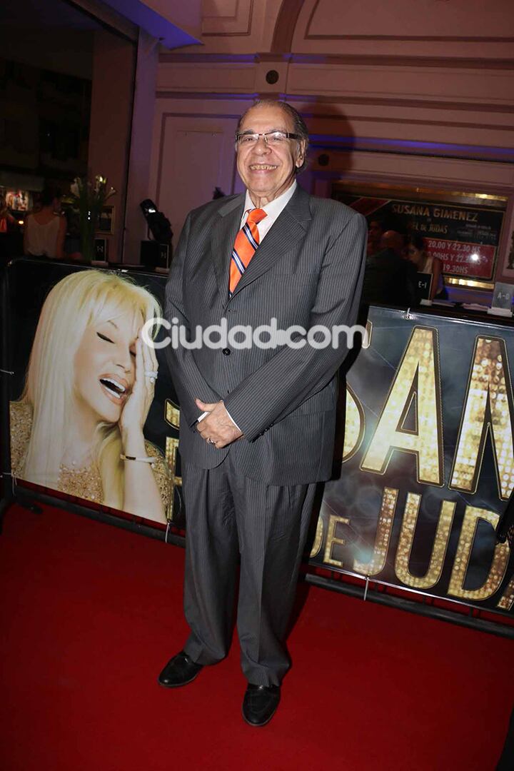 Enrique Pinti fue a ver a su amiga Susana.  (Foto: Movilpress)