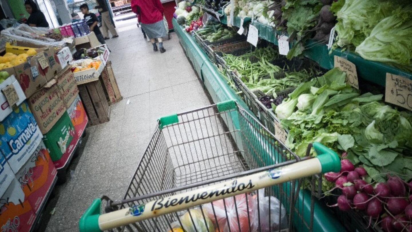 Entra en vigencia la nueva canasta de Precios Cuidados con 660 artículos. Foto: EFE.