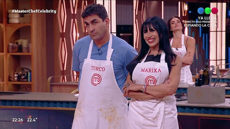 Entre Marixa Balli y Claudio "El Turco" Husaín, 'la Cachaca' fue quien quedó eliminada de Masterchef Celebrity  (Foto: captura de Telefé).