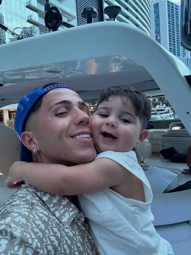 Enzo Fernández con su hijo Benjamín. Foto: Instagram @enzojfernandez