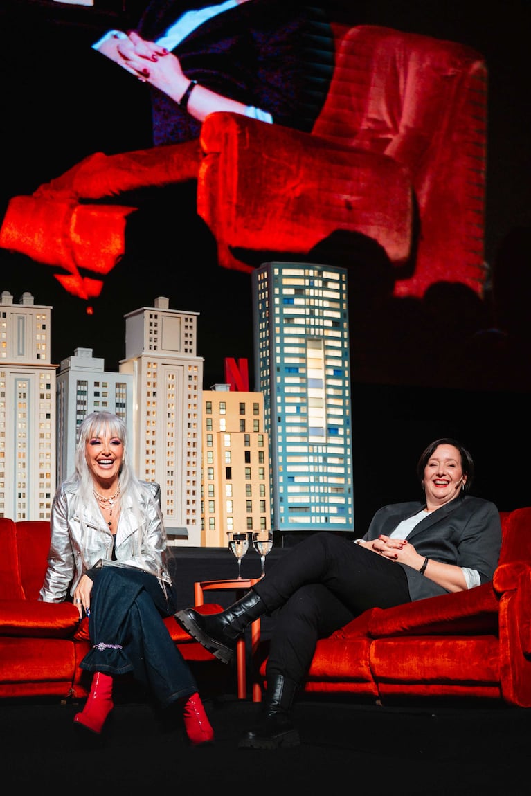 Erika De Sautu Riestra y Ana Garibaldi  (Foto: Rafa Cardelli / Netflix)