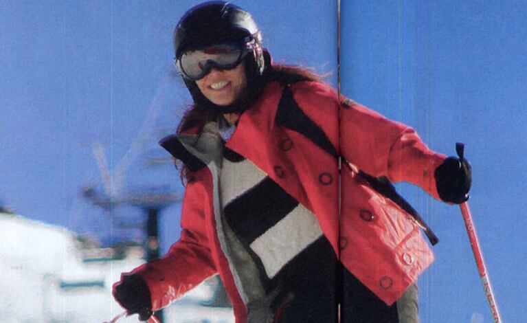 Ernestina Pais disfrutó de la nieve y el esquí (Fotos: Revista Caras). 