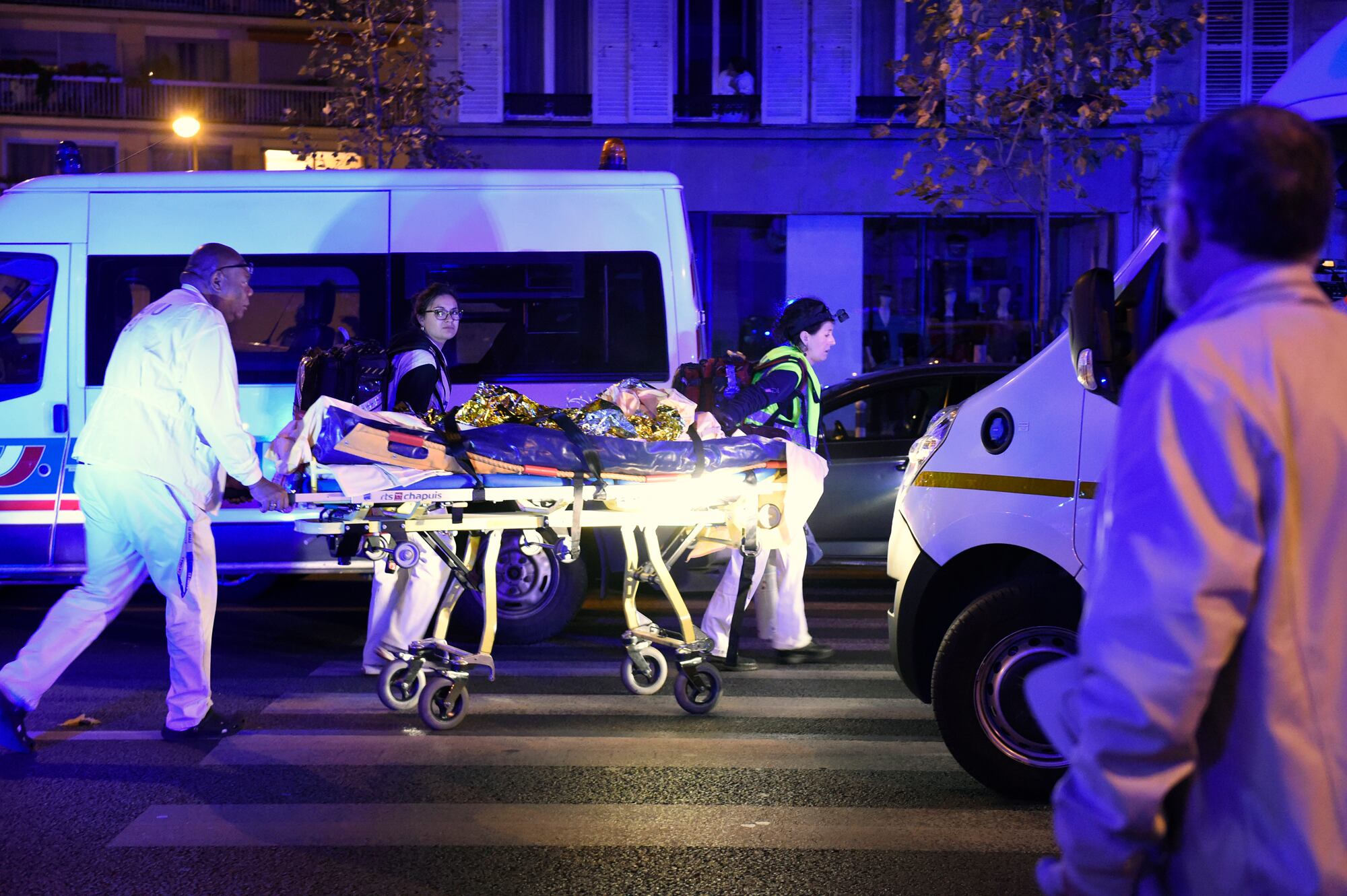 Escenas dramáticas se vivieron en El Bataclan de París (Fotos: AFP). 
