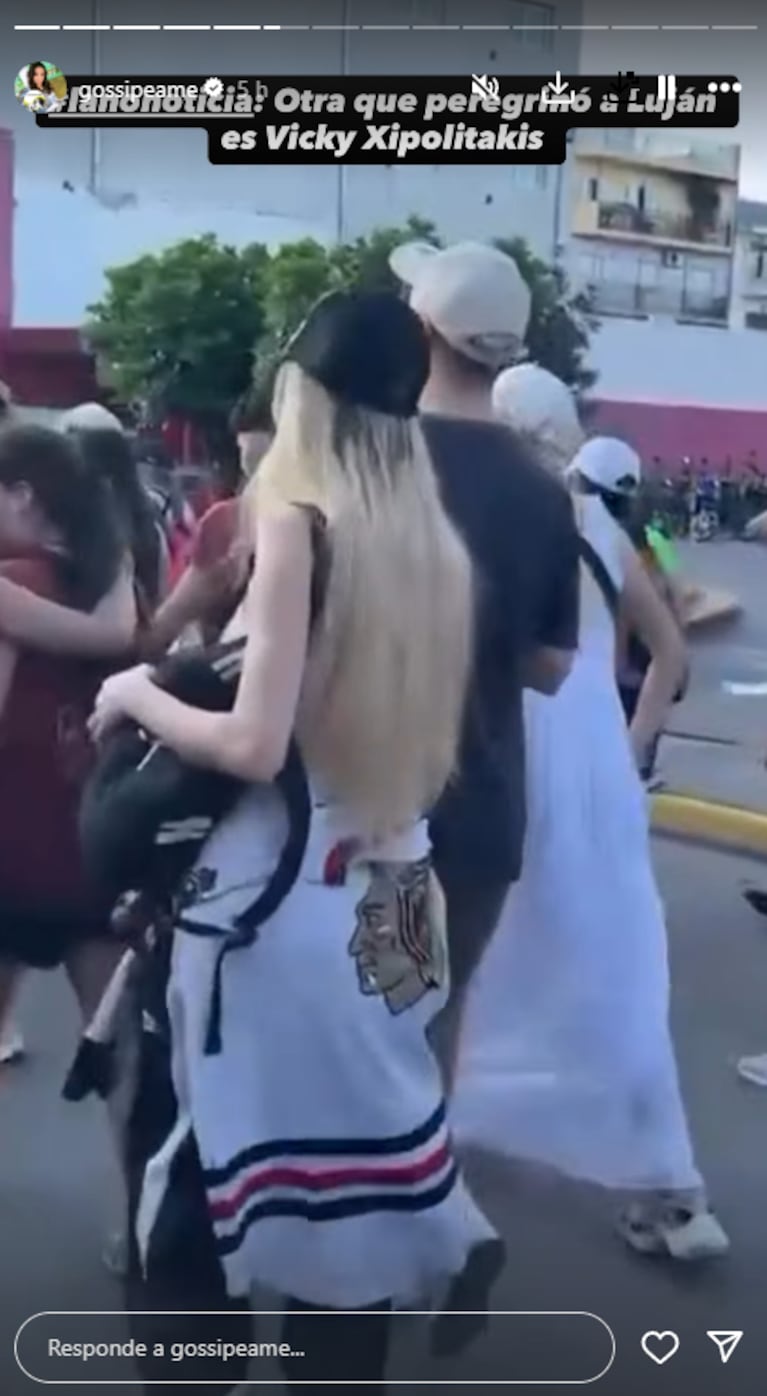 Escracharon a Vicky Xipolitakis por “ir caminando” hasta Luján: “Todo por un video” | Créditos: Instagram @gossipeame