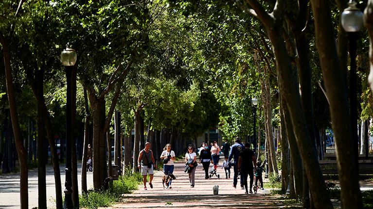 España, con menos fallecimientos y el registro más bajo de contagios desde que se declaró la cuarentena