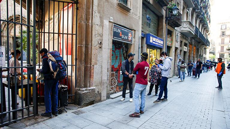 España registra 59 muertes por coronavirus, la cifra diaria más baja en dos meses
