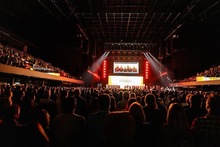 Especial de Chá Chá Chá en el Movistar Arena: Fabio Alberti le pidió matrimonio a su novia en el escenario