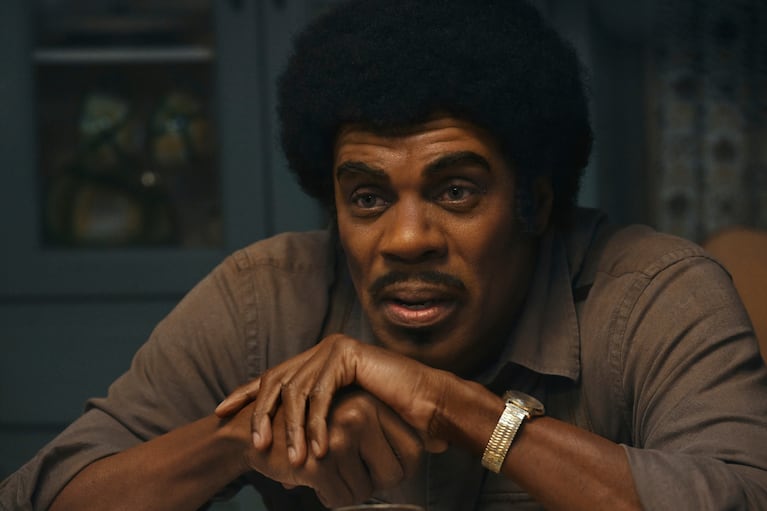 Esta imagen, difundida por Lionsgate, muestra a Colman Domingo interpretando a Joe Jackson en una escena de "Michael". (Glen Wilson/Lionsgate via AP)