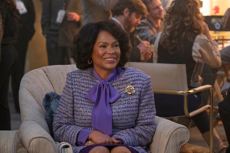Esta imagen publicada por Lionsgate muestra a Nia Long como Katherine Jackson en una escena de "Michael". (Glen Wilson/Lionsgate via AP)