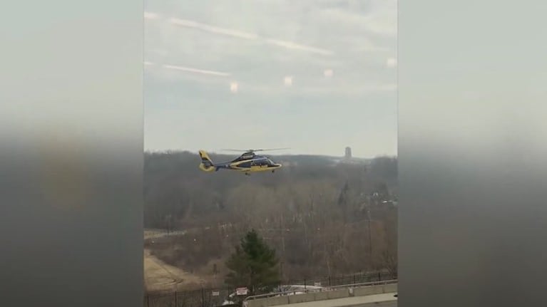 Esta increíble ilusión óptica hace ver a un helicóptero flotando sin mover las aspas