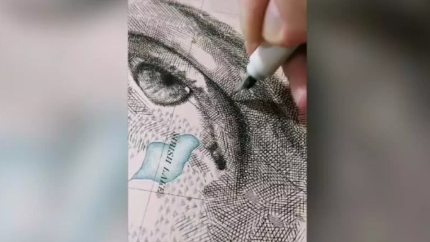 Este artista crea impresionantes obras de arte a partir de mapas