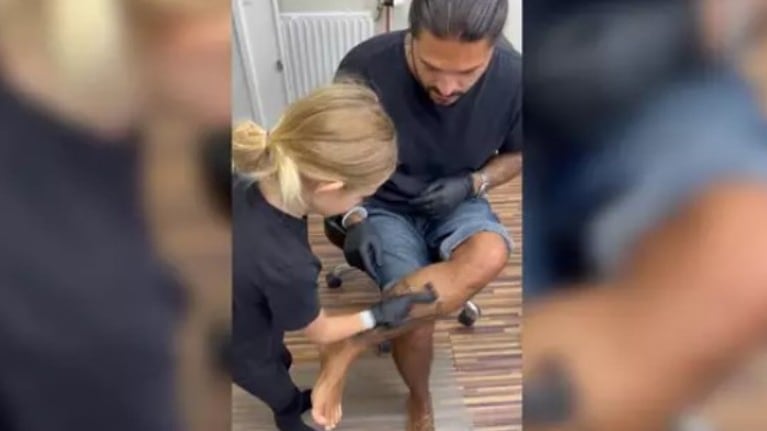 Este hombre es tatuado...¡por su hijo de 7 años!