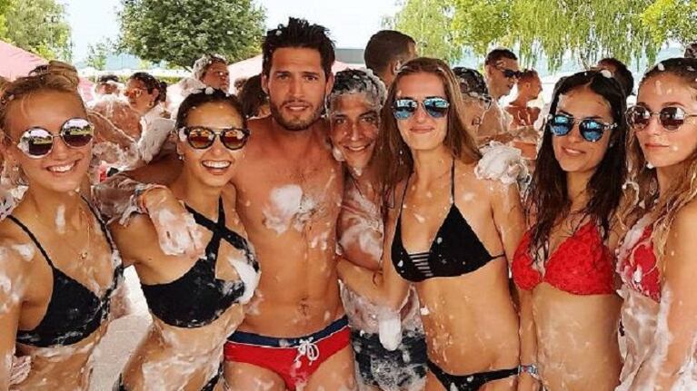 Este hombre visitó ocho países sin pagar hotel gracias a Tinder