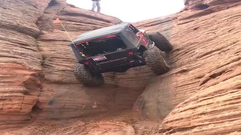 Este Jeep desafió la gravedad al escalar una pared