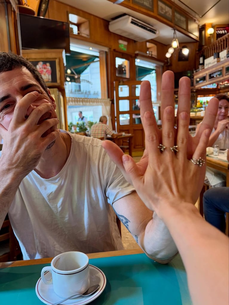 Esteban Lamothe y Débora Nishimoto celebran su primer aniversario con un álbum íntimo. Crédito: Instagram