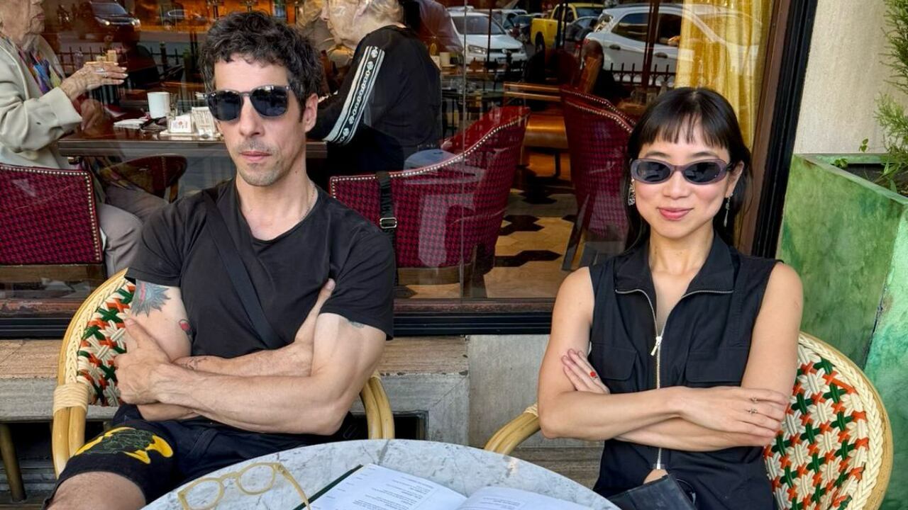 Esteban Lamothe y Débora Nishimoto. Crédito: Instagram
