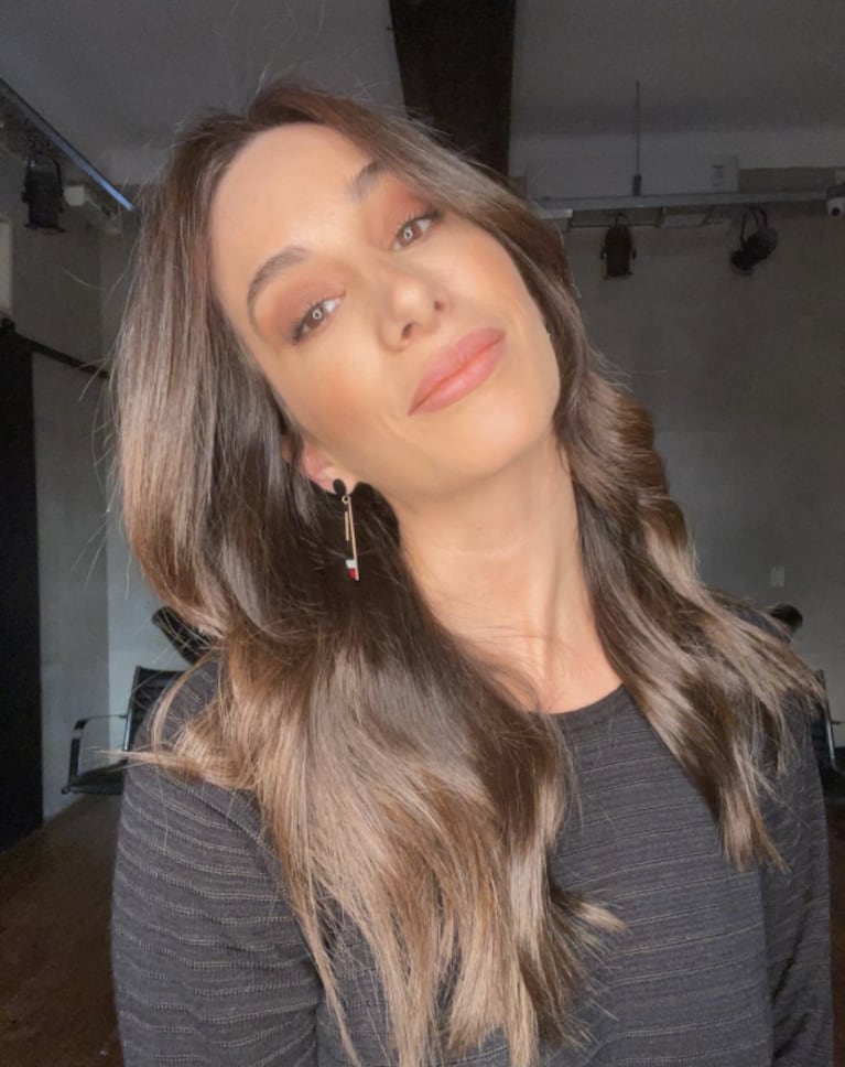 Estefi Berardi se emocionó tras su cambio de look: "Casi lloro al verme con mi color natural"