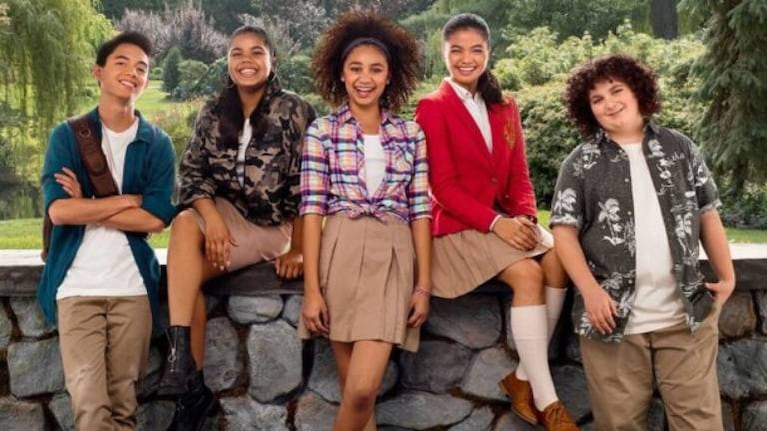 Estrena la película de fantasía adolescente Upside Down Magic: Escuela de Magia