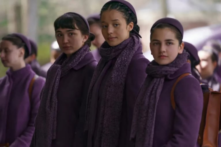 Estudiantes de la Escuela Vidala en la serie Los Testamentos.