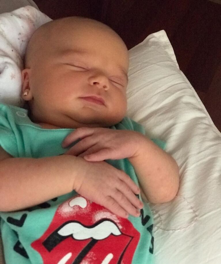 Eugenia Tobal y sus postales a puro amor de Ema, su hija: "Capítulos nuevos en un libro inédito para mí"