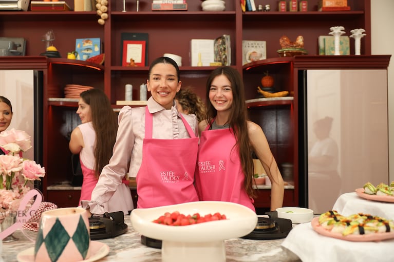 Eva Anderson, Gege Neumann y Helena Otamendi se unieron a la concientización sobre el cáncer de mama