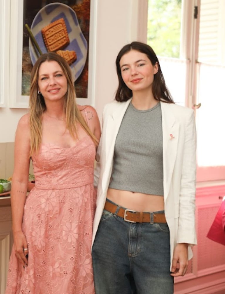 Eva Anderson, Gege Neumann y Helena Otamendi se unieron a la concientización sobre el cáncer de mama